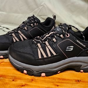 Skechers hiking shoes  size 8.5